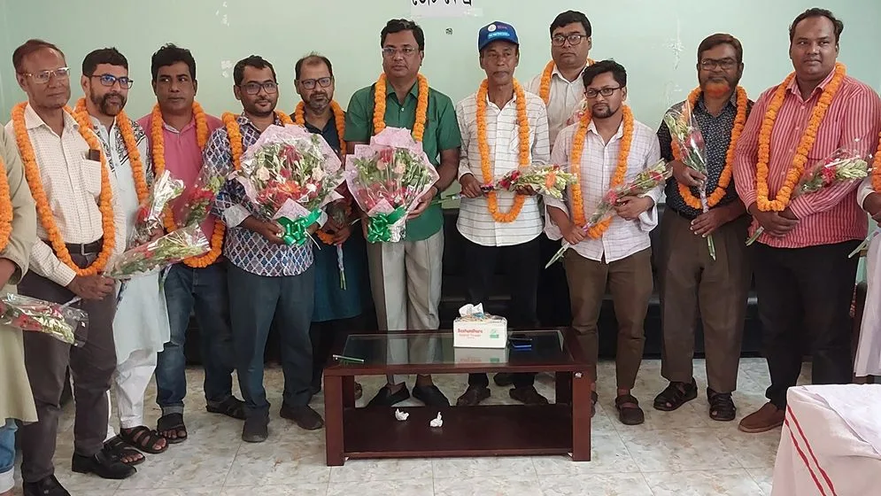 নাটোর প্রেস ক্লাবের কার্যনির্বাহী পরিষদের দ্বি-বার্ষিক নির্বাচনে যুগান্তরের মো. শহীদুল হক সরকার সভাপতি এবং বাংলাভিশনের কামরুল ইসলাম সম্পাদক নির্বাচিত হয়েছেন।